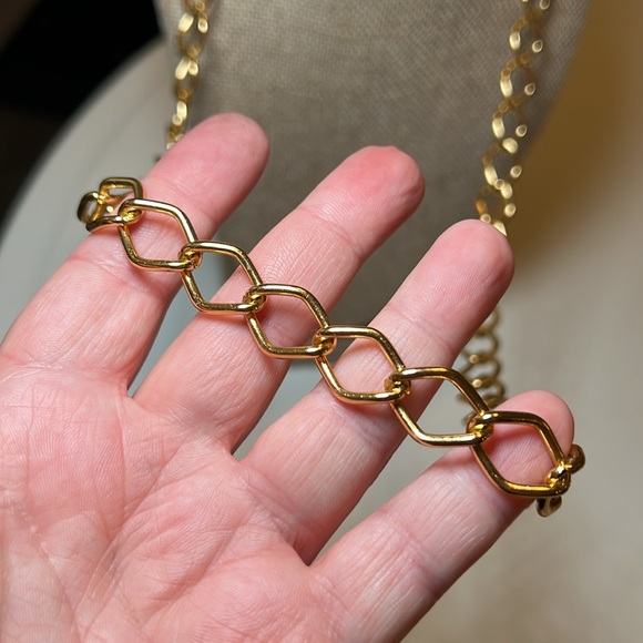 Vintage gold tone open link long chain necklace - Picture 3 of 5